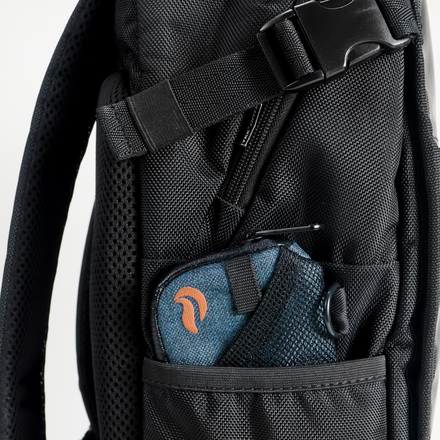 Standard Black - Faceoff® Medium