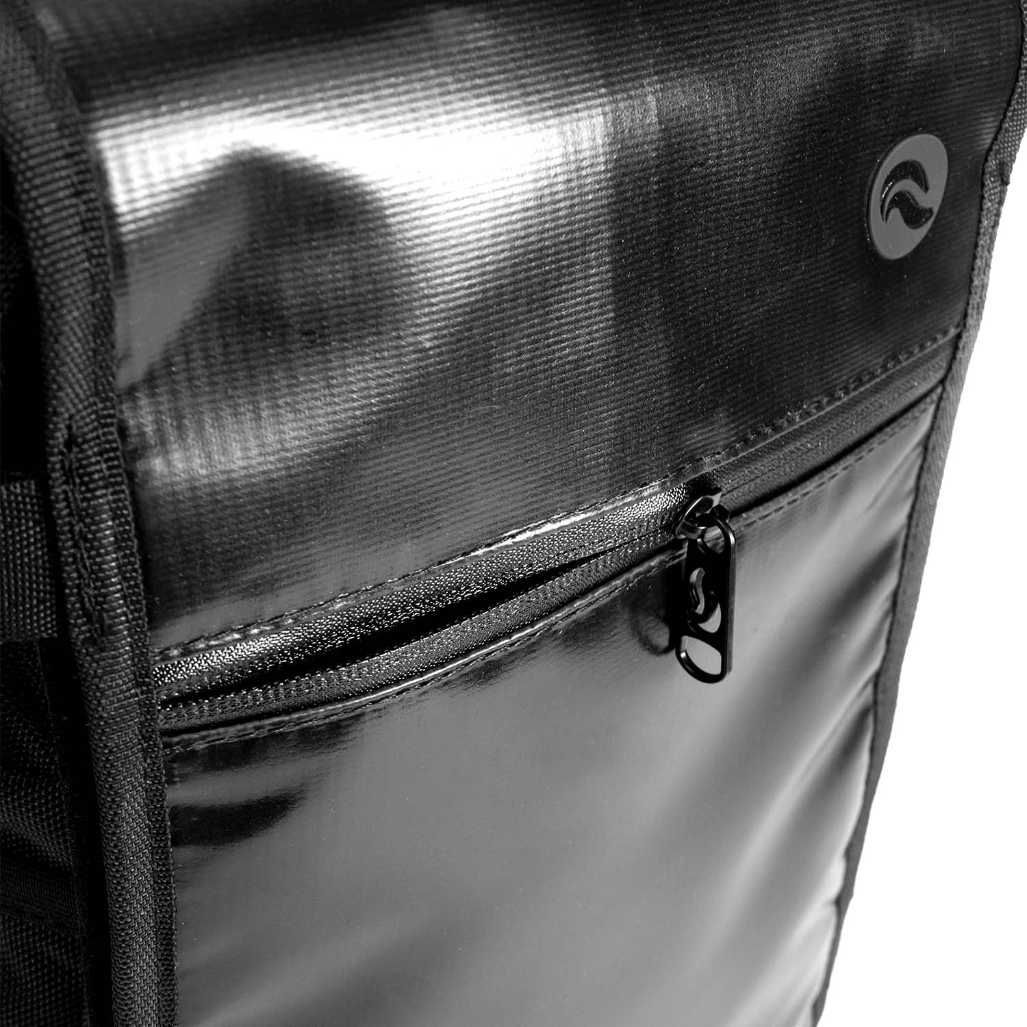 Standard Black - Faceoff® Small