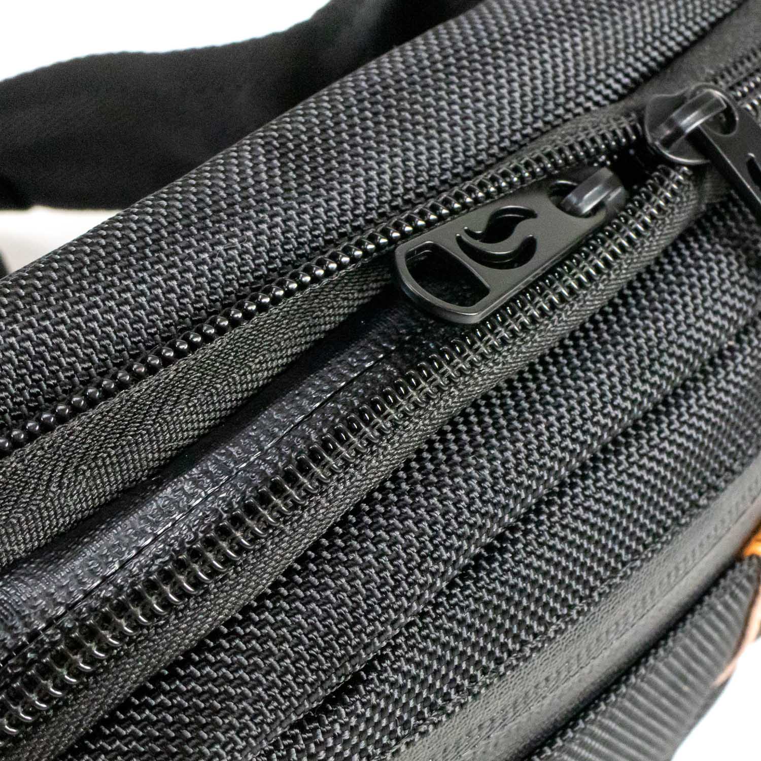 Hipster - Black Canvas