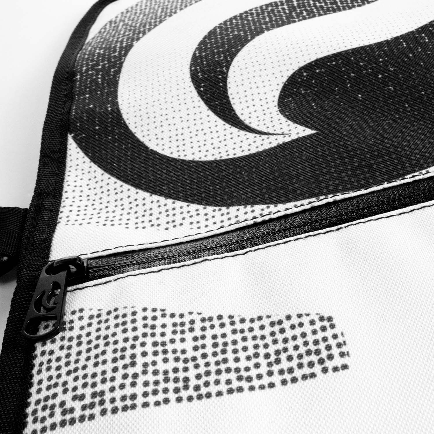 Vertical Halftone - Faceoff® Face