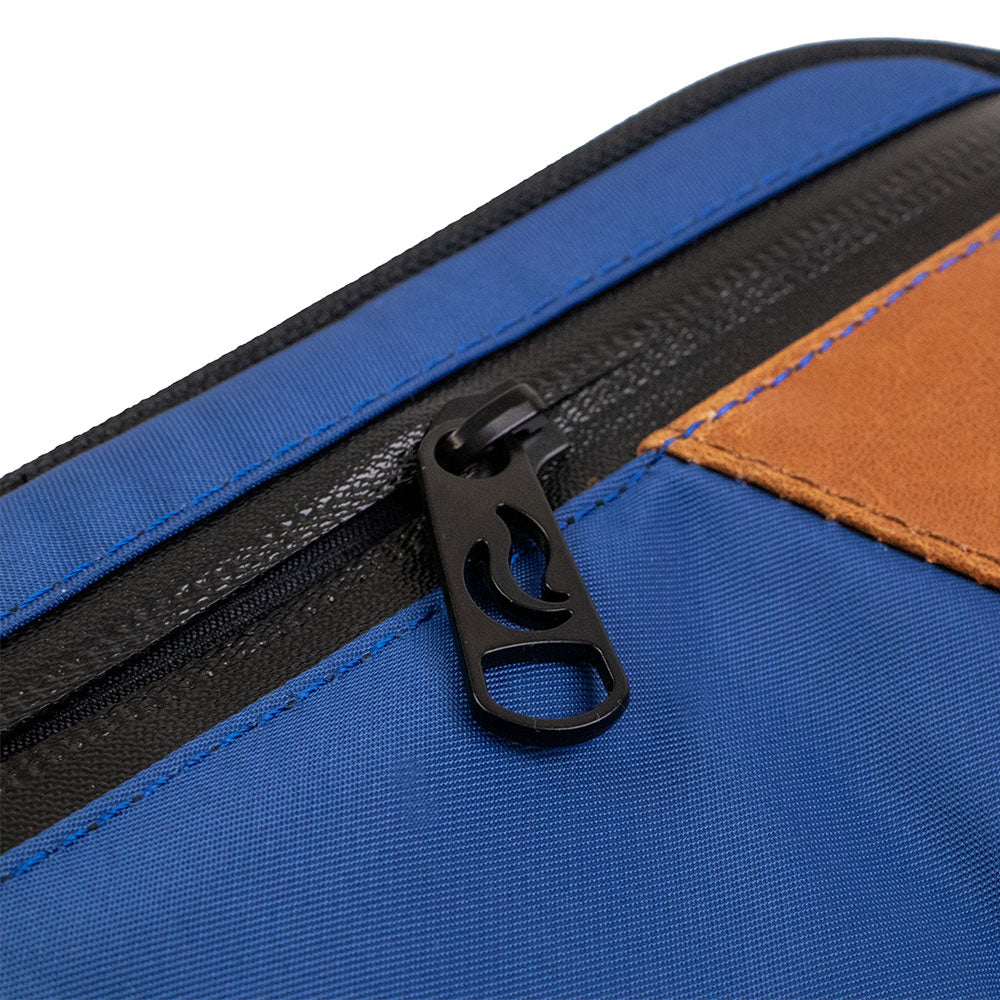 Flux-Fancy Blue Canvas